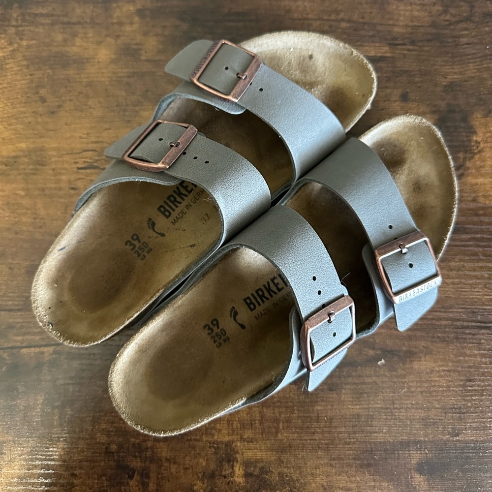 GUC Birkenstock gray Arizona sandals size 39